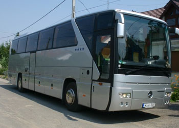 Mercedes, 49+2 fős