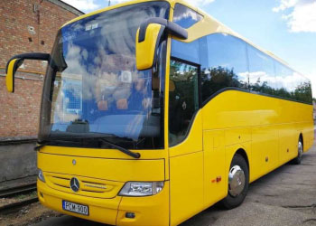 Mercedes, 52 fős